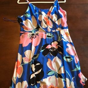 Women’s blue floral mini